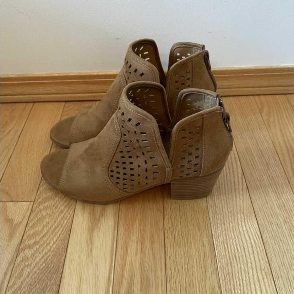 Euro Soft Open Toe 8.5 Booties - Picture 2 of 6